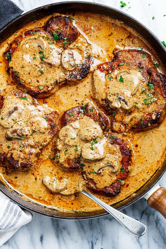 Garlic Pork Chops in Creamy Mushroom Sauce